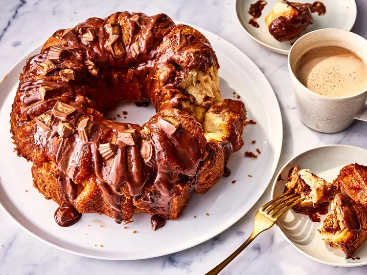 Chocolate-Peanut Butter Monkey Bread